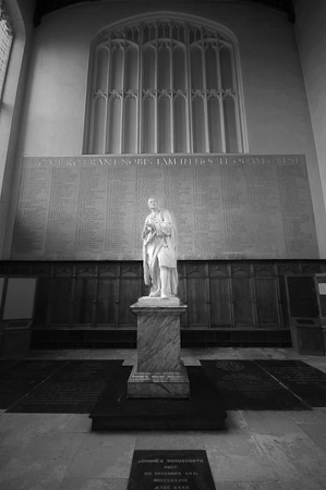 Sir Issac Newton - Cambridge, England     2007